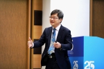 天野浩教授以「LEDs照亮地球」为题发表演说 - 香港科技大学